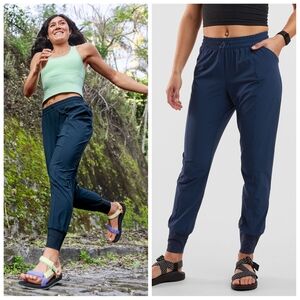 Title Nine Round Trip Joggers Pants Women's Medium Navy Blue STYLE# 270927